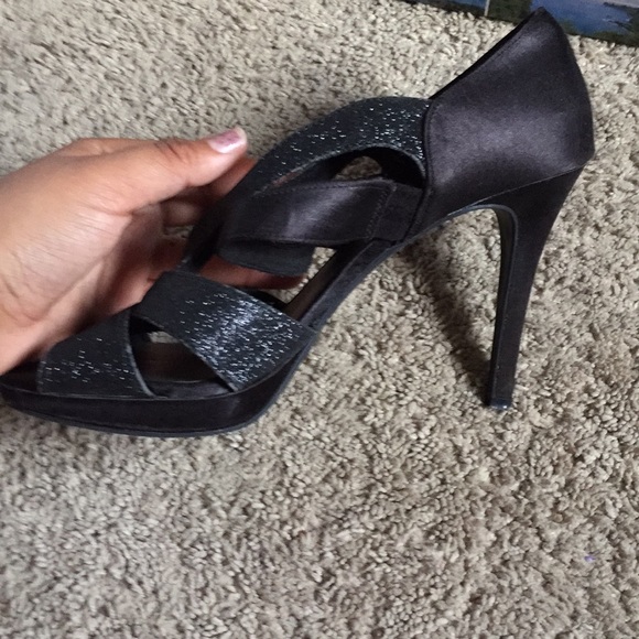 Shoes - Picture 4 of 5